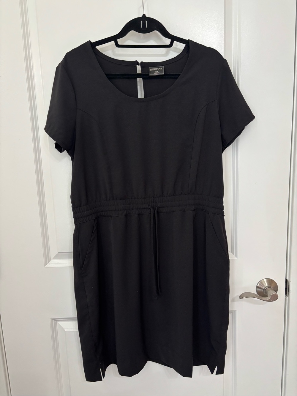32 Degrees Black Short Sleeve Drawstring Waist Mini Dress, size large
